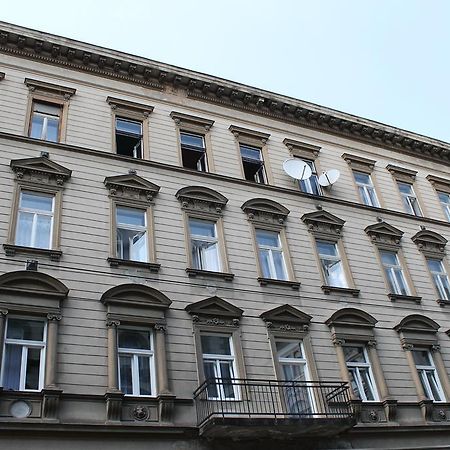 Capital Guesthouse Budapesta Exterior foto